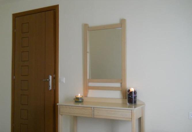 Imagen de la habitación del Hotel Niriedes Dionyssos Village. Foto 13