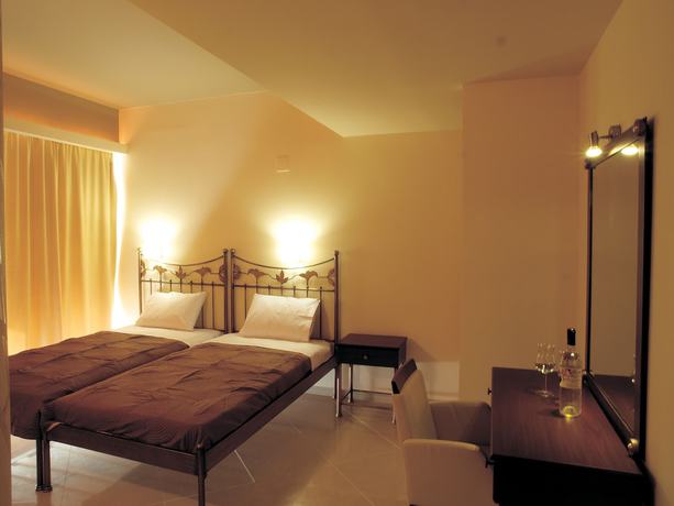 Imagen de la habitación del Hotel Niriides Beach. Foto 2