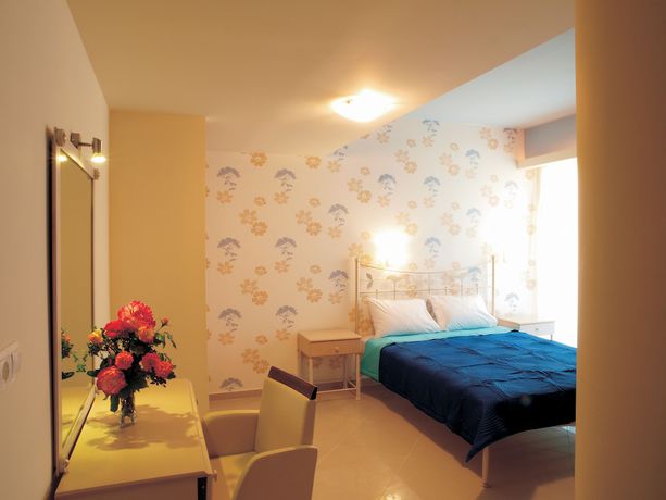 Imagen de la habitación del Hotel Niriides Beach. Foto 3