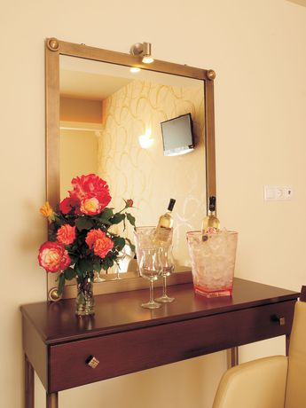 Imagen de la habitación del Hotel Niriides Beach. Foto 6