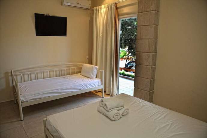 Imagen de la habitación del Hotel Niriides Beach. Foto 8