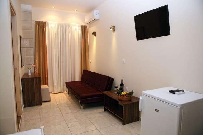 Imagen de la habitación del Hotel Niriides Beach. Foto 10