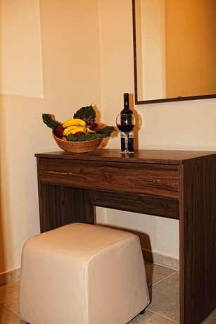 Imagen de la habitación del Hotel Niriides Beach. Foto 15