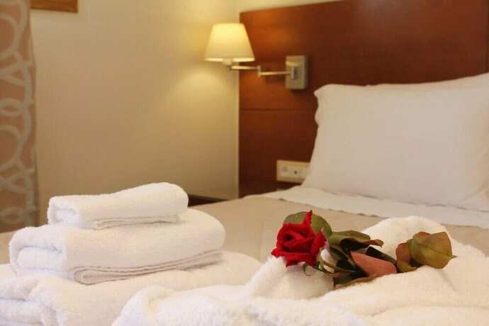 Imagen general del Hotel Niriides Luxury Villas. Foto 9