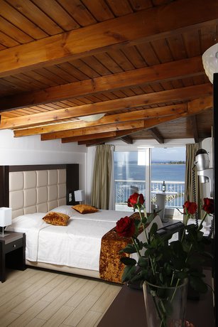 Imagen general del Hotel Nirikos. Foto 1