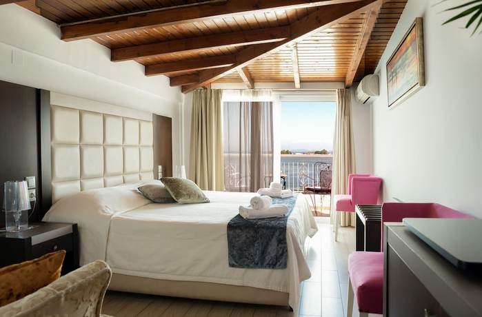 Imagen de la habitación del Hotel Nirikos. Foto 7