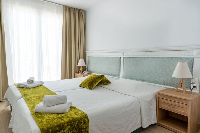 Imagen de la habitación del Hotel Nirikos. Foto 10