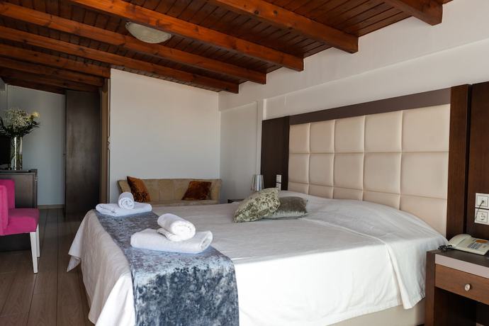 Imagen de la habitación del Hotel Nirikos. Foto 12