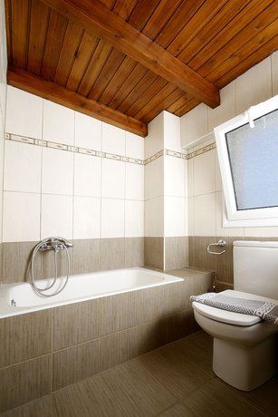 Imagen de la habitación del Hotel Nirikos. Foto 16