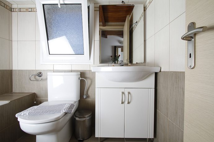 Imagen de la habitación del Hotel Nirikos. Foto 18