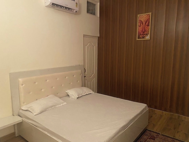 Imagen de la habitación del Hotel Nirmal - Budget Friendly Rooms near Fortis Hospital and Marriage Palaces. Foto 11