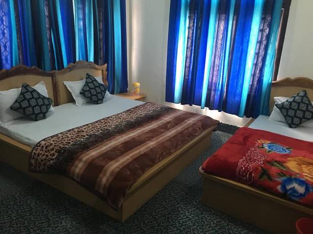 Imagen de la habitación del Hotel Nirmal. Foto 3