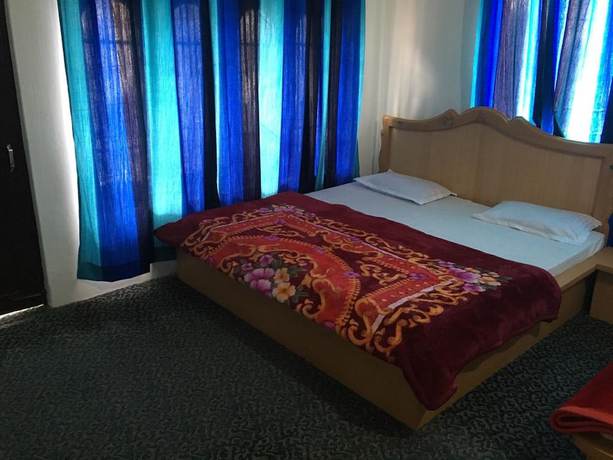 Imagen de la habitación del Hotel Nirmal. Foto 4