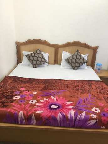 Imagen de la habitación del Hotel Nirmal. Foto 9