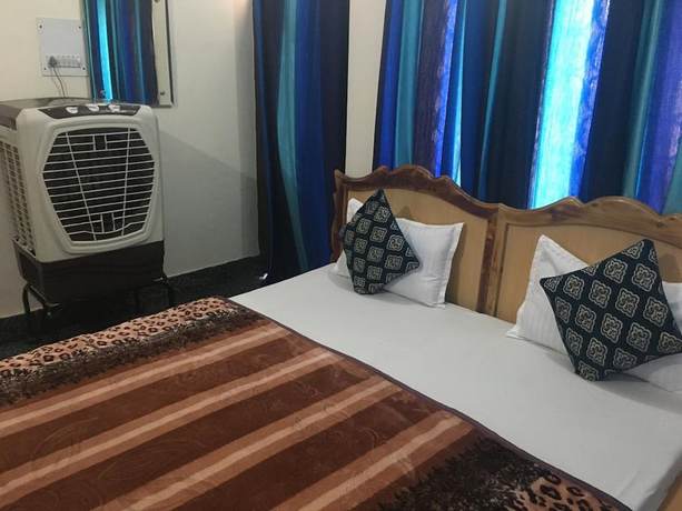 Imagen de la habitación del Hotel Nirmal. Foto 10