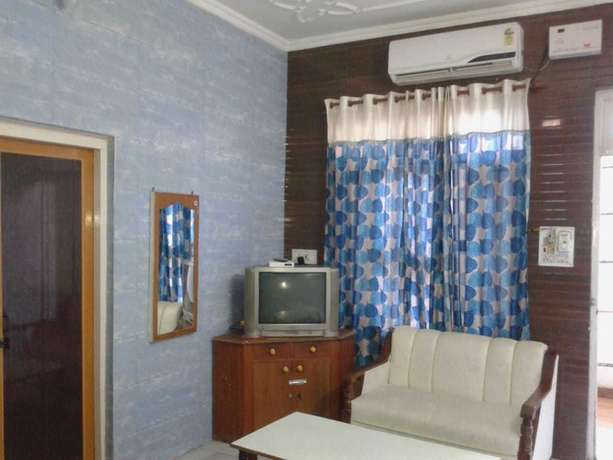 Imagen de la habitación del Hotel Nirmal Lodge. Foto 11