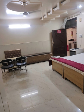 Imagen de la habitación del Hotel Nirmal Palace. Foto 3