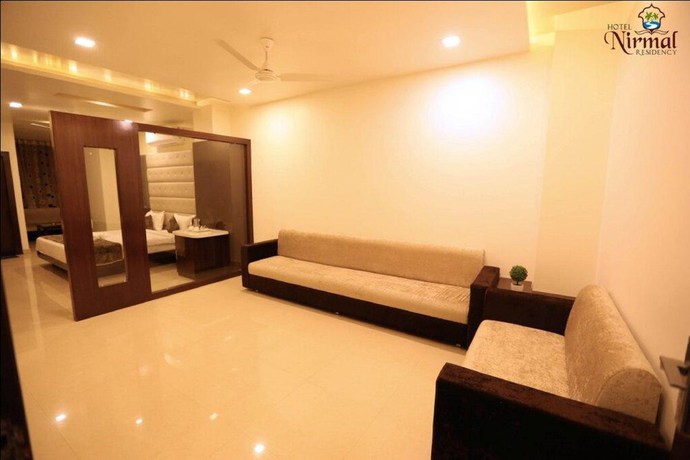 Imagen de la habitación del Hotel Nirmal Residency. Foto 13
