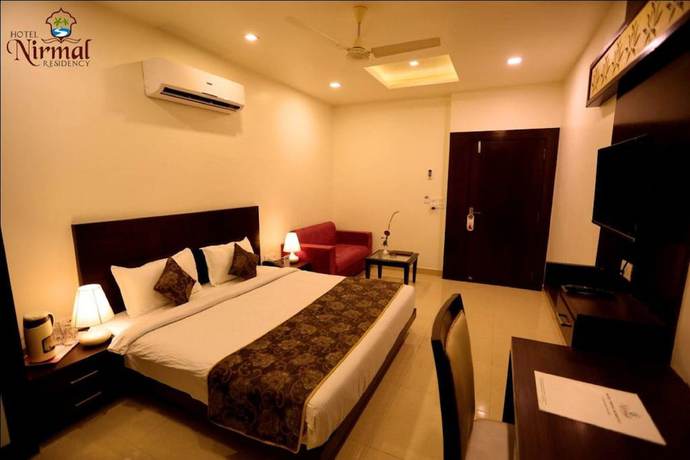 Imagen de la habitación del Hotel Nirmal Residency. Foto 15