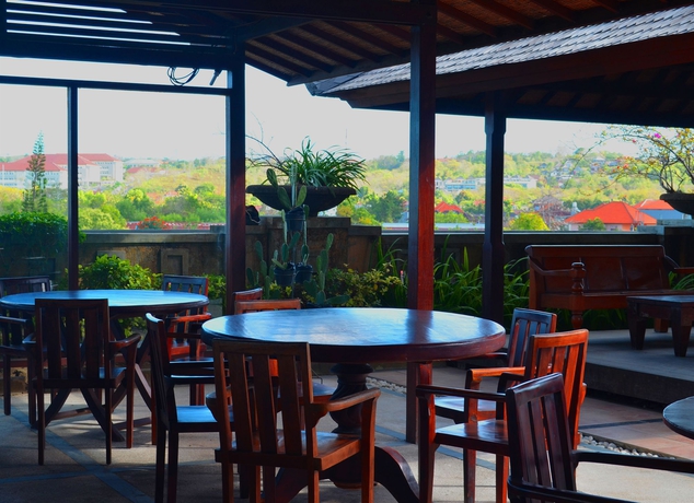 Imagen del bar/restaurante del Hotel Nirmala. Foto 2