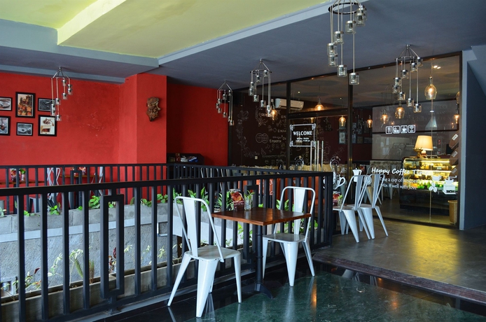 Imagen del bar/restaurante del Hotel Nirmala. Foto 3