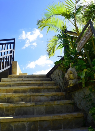 Imagen de los exteriores del Hotel Nirmala. Foto 15