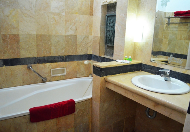 Imagen de la habitación del Hotel Nirmala. Foto 8