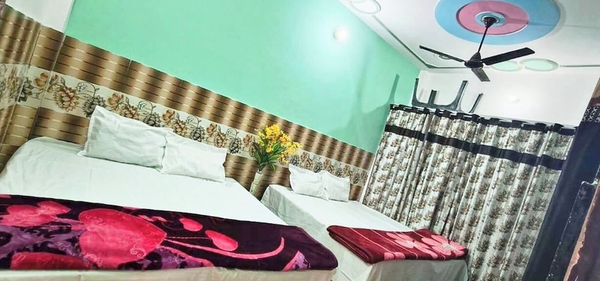 Imagen de la habitación del Hotel Nirmala Sadan Homestay Ayodhya. Foto 4