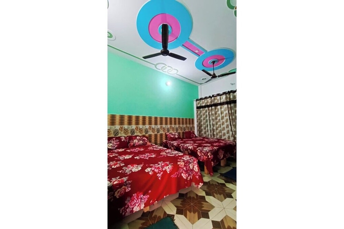 Imagen de la habitación del Hotel Nirmala Sadan Homestay Ayodhya. Foto 7