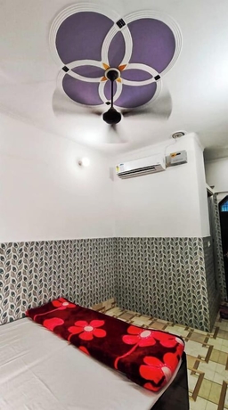 Imagen de la habitación del Hotel Nirmala Sadan Homestay Ayodhya. Foto 9