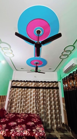 Imagen de la habitación del Hotel Nirmala Sadan Homestay Ayodhya. Foto 12