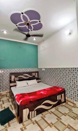 Imagen de la habitación del Hotel Nirmala Sadan Homestay Ayodhya. Foto 16