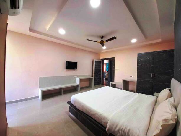 Imagen de la habitación del Hotel Nirmalya Inn. Foto 12