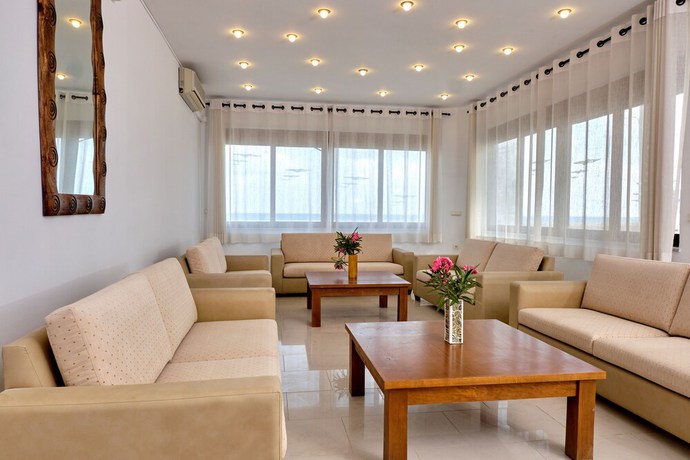 Imagen de los interiores del Hotel Niros Beach. Foto 15