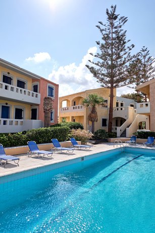Imagen de la piscina del Hotel Niros Beach. Foto 18