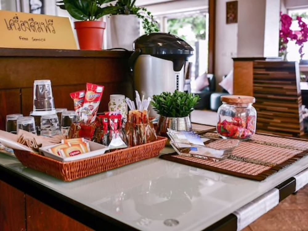 Imagen de los interiores del Hotel Nirundorn Resort. Foto 18