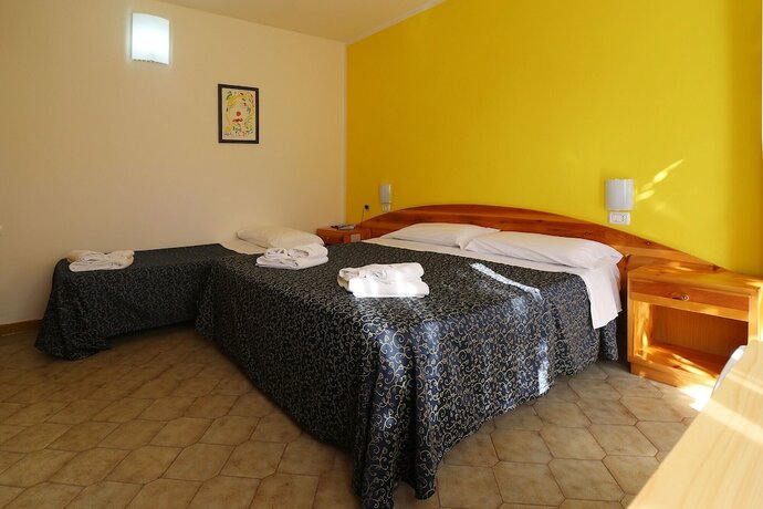 Imagen de la habitación del Hotel Nirvana Club Village. Foto 16