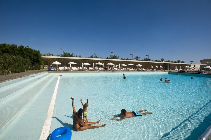 Imagen de la piscina del Hotel Nirvana Cosmopolitan. Foto 15