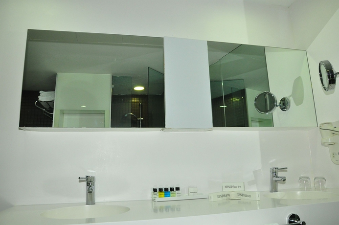 Imagen de la habitación del Hotel Nirvana Cosmopolitan. Foto 5