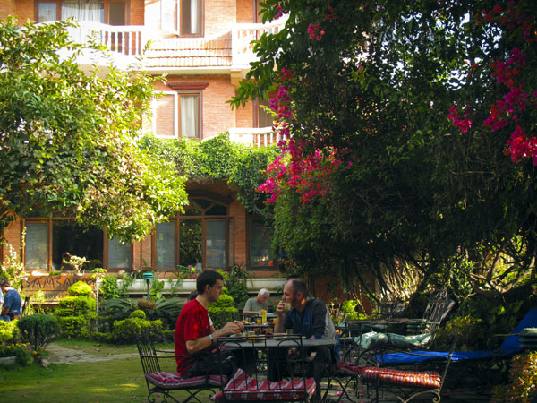 Imagen de los exteriores del Hotel Nirvana Garden, Katmandu. Foto 7