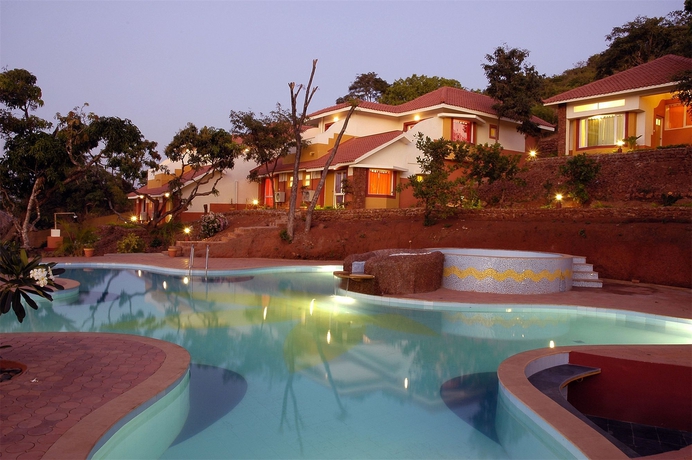 Imagen de la piscina del Hotel Nirvana Hermitage. Foto 13