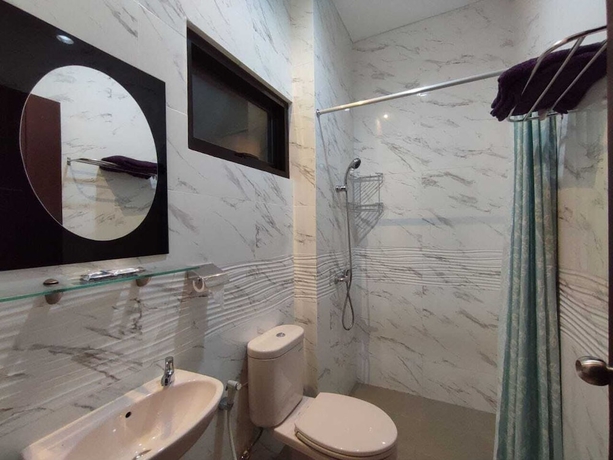 Imagen de la habitación del Hotel Nirvana House (Guest House Syari\'ah). Foto 10