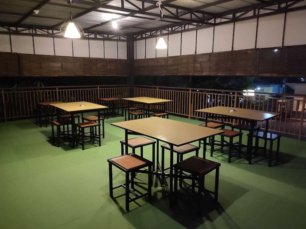 Imagen del bar/restaurante del Hotel Nirvana House (Guest House Syari\'ah). Foto 6