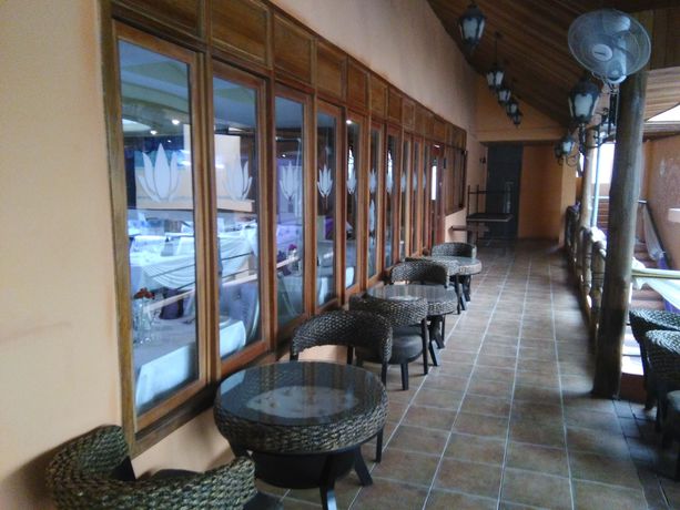 Imagen del bar/restaurante del Hotel Nirvana Inn, Accra. Foto 2