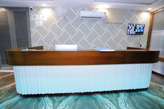 Imagen de los interiores del Hotel Nirvana Inn Near Expo Center. Foto 15