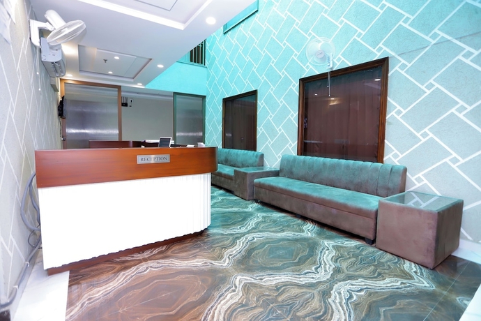Imagen de los interiores del Hotel Nirvana Inn Near Expo Center. Foto 16