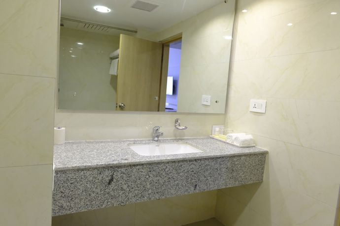 Imagen de la habitación del Hotel Nirvana Luxury International. Foto 7