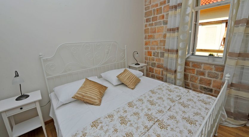 Imagen de la habitación del Hotel Nirvana Luxury Rooms. Foto 11