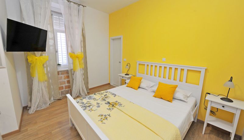 Imagen de la habitación del Hotel Nirvana Luxury Rooms. Foto 16