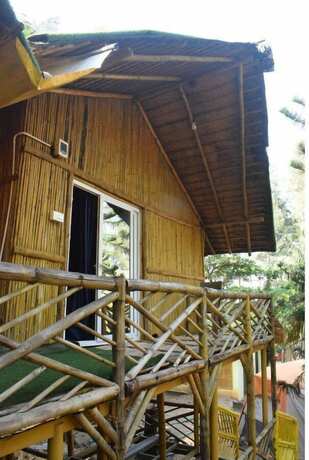 Imagen general del Hotel Nirvana Nature Bamboo Cottages. Foto 5